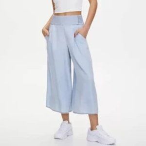 Wilfred Aritzia Grey  Lalemant  Styled  Wide Leg Culottes crop pants Size 10
